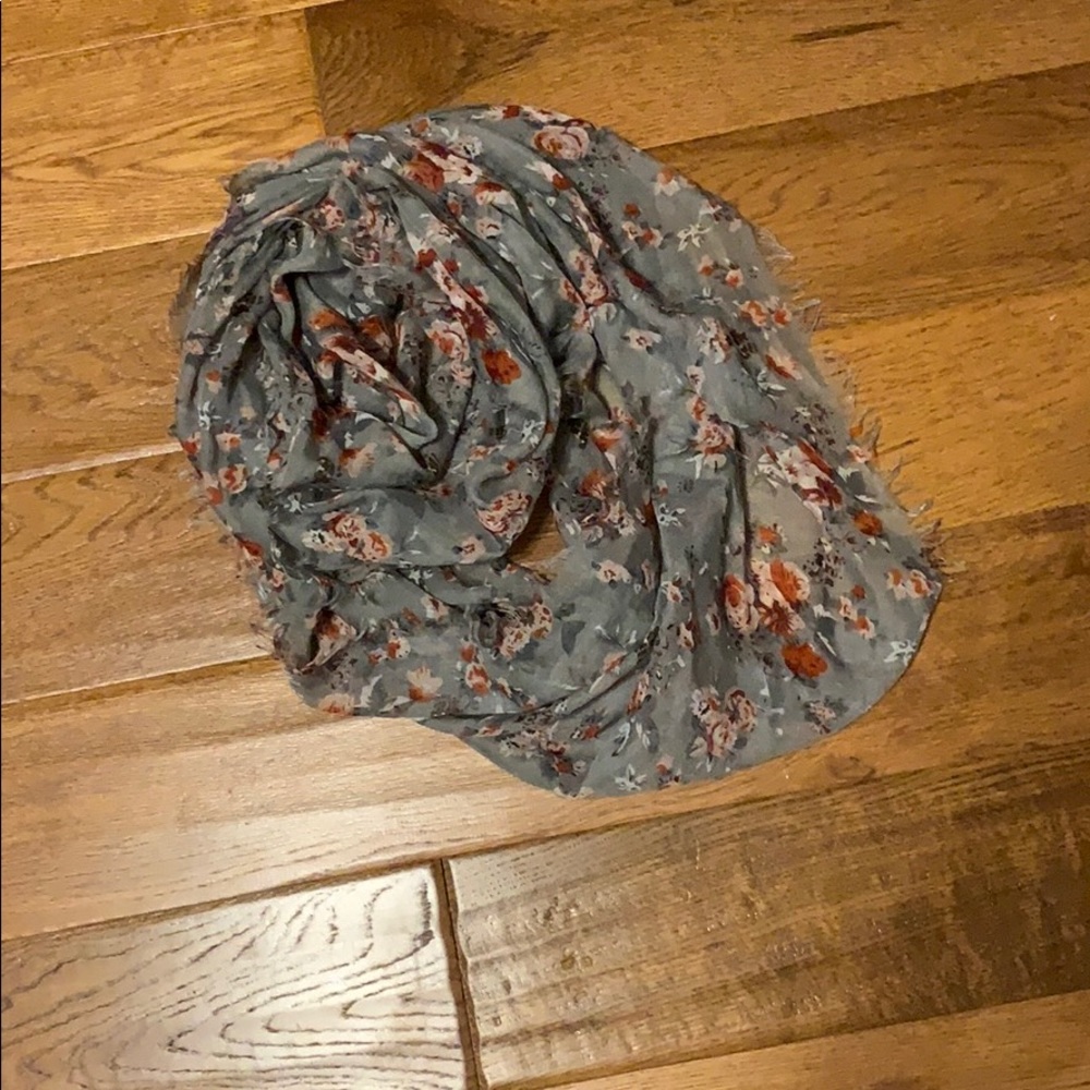 Gray scarf with pink flowers